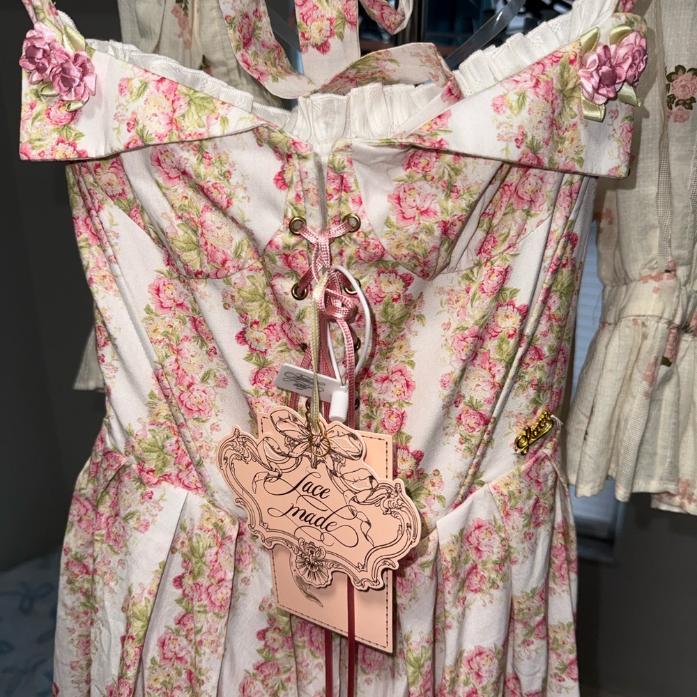 LaceMade Halter Neck Pink Floral Midi Dress - Picture 3 of 6